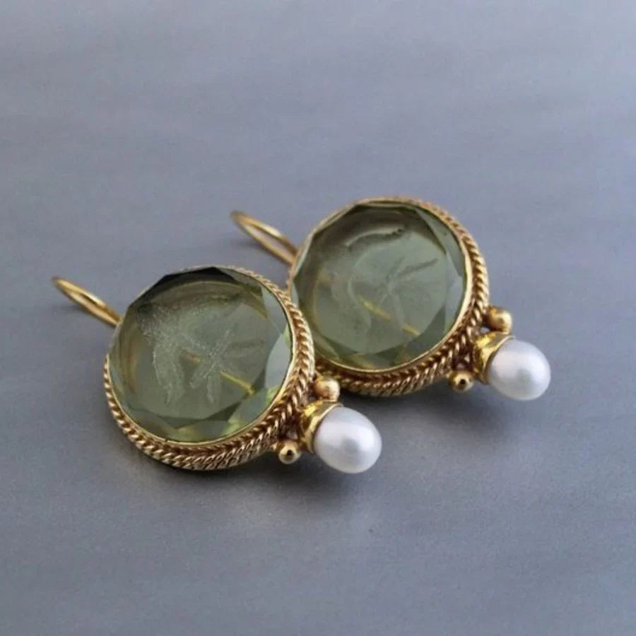 Boucles d'oreilles en perles de pierre verte antique arrondie | Or blanc