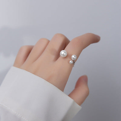 Bague ajustable en perles d'eau douce triples