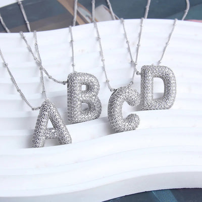 Collier initial en lettres bulles | Or Blanc