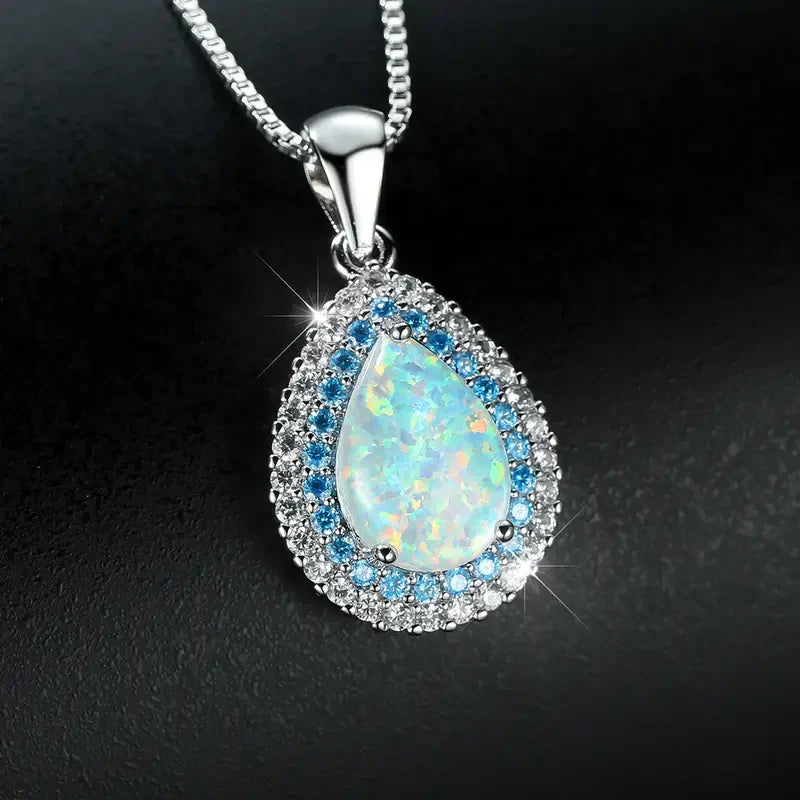 Collier Pendentif Éclatant en Opale Bleue Élégante | Or Blanc