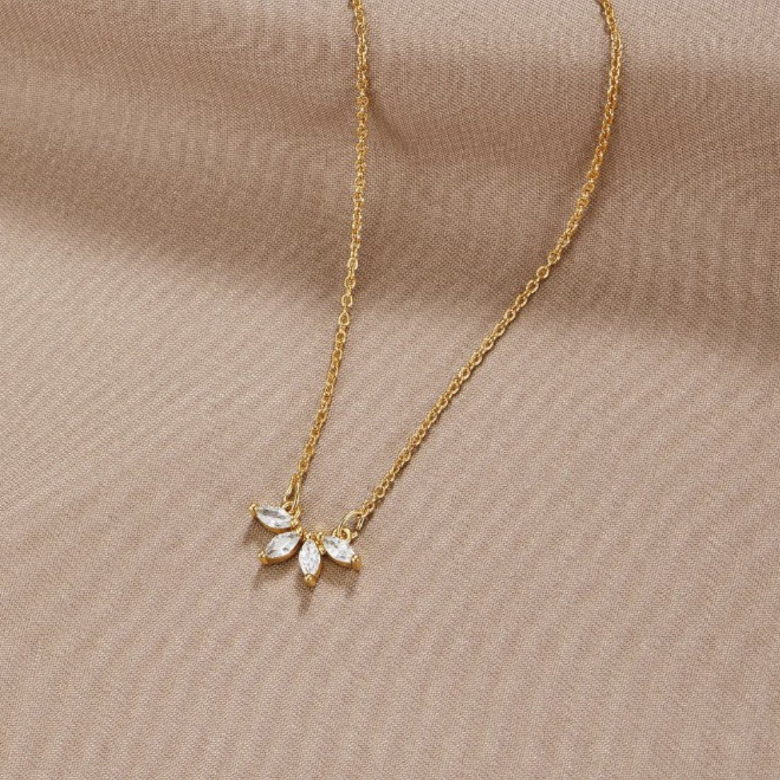 Collier en Cristal de Feuille Omelia